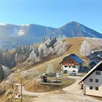 Apartmaji Peternelj Zelezniki