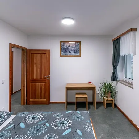 Apartmaji Peternelj * Zelezniki